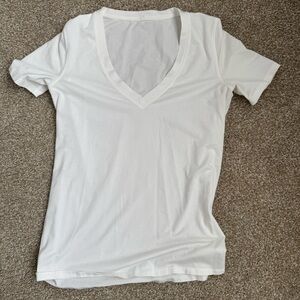 Lululemon Athletica White V-Neck Tee size small 4